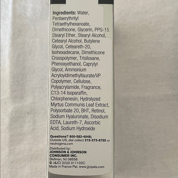 Neutrogena Retinol Moisturizer - Night - Picture 3 of 4